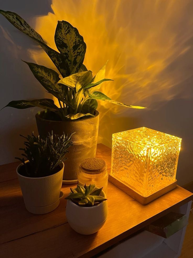 Lámpara Aurora — tono dorado ambiente